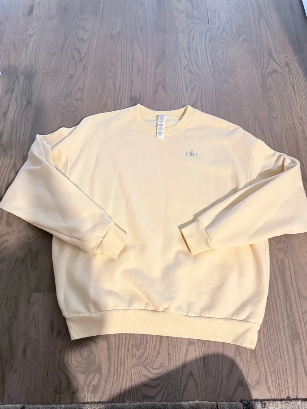 ALO Yoga Accolade Sweatshirt in Candlelight Yellow